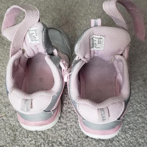 Cute Pink Sneakers sz 5 - Picture 8 of 13
